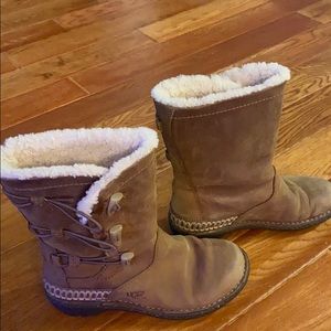 UGG KONA BOOTS SIZE 6